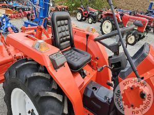 Traktori traktor, KUBOTA Kubota L1-245D